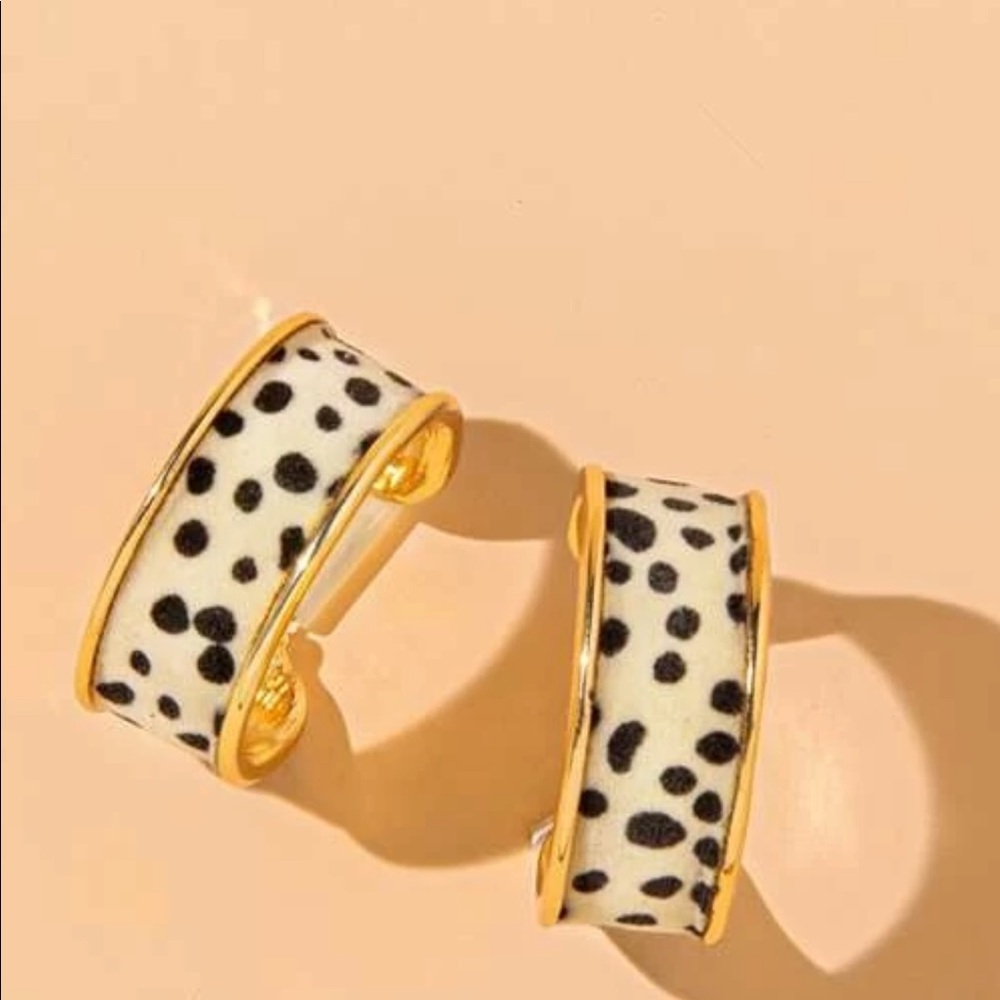 NWOT Polka Dot Cuff Hoop Earrings - Picture 3 of 4